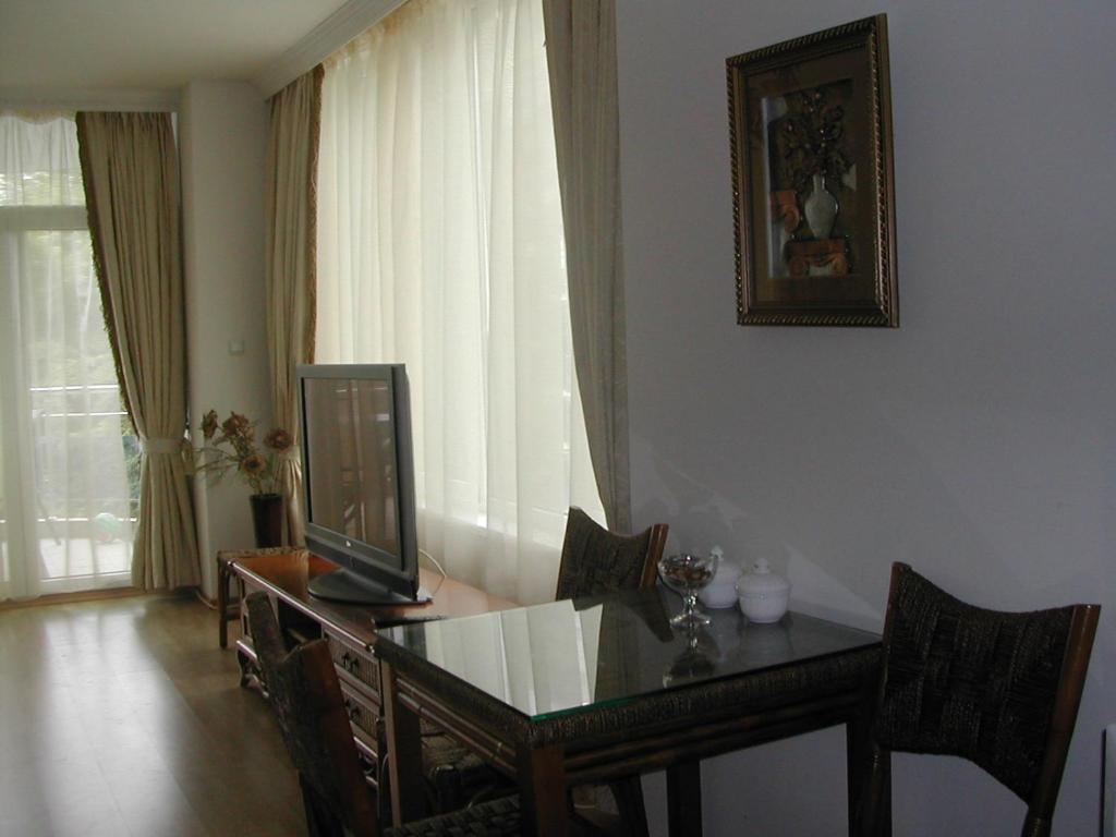 Oasis Suites Apartments And Studios Ravda Room photo